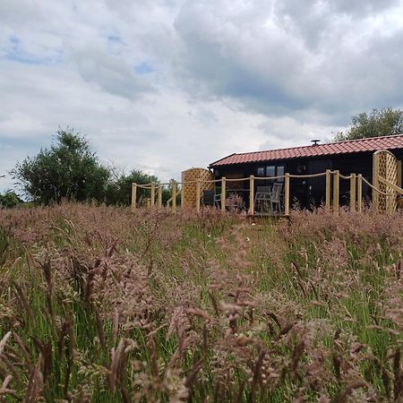 The Cabin Pakenham 外观 照片
