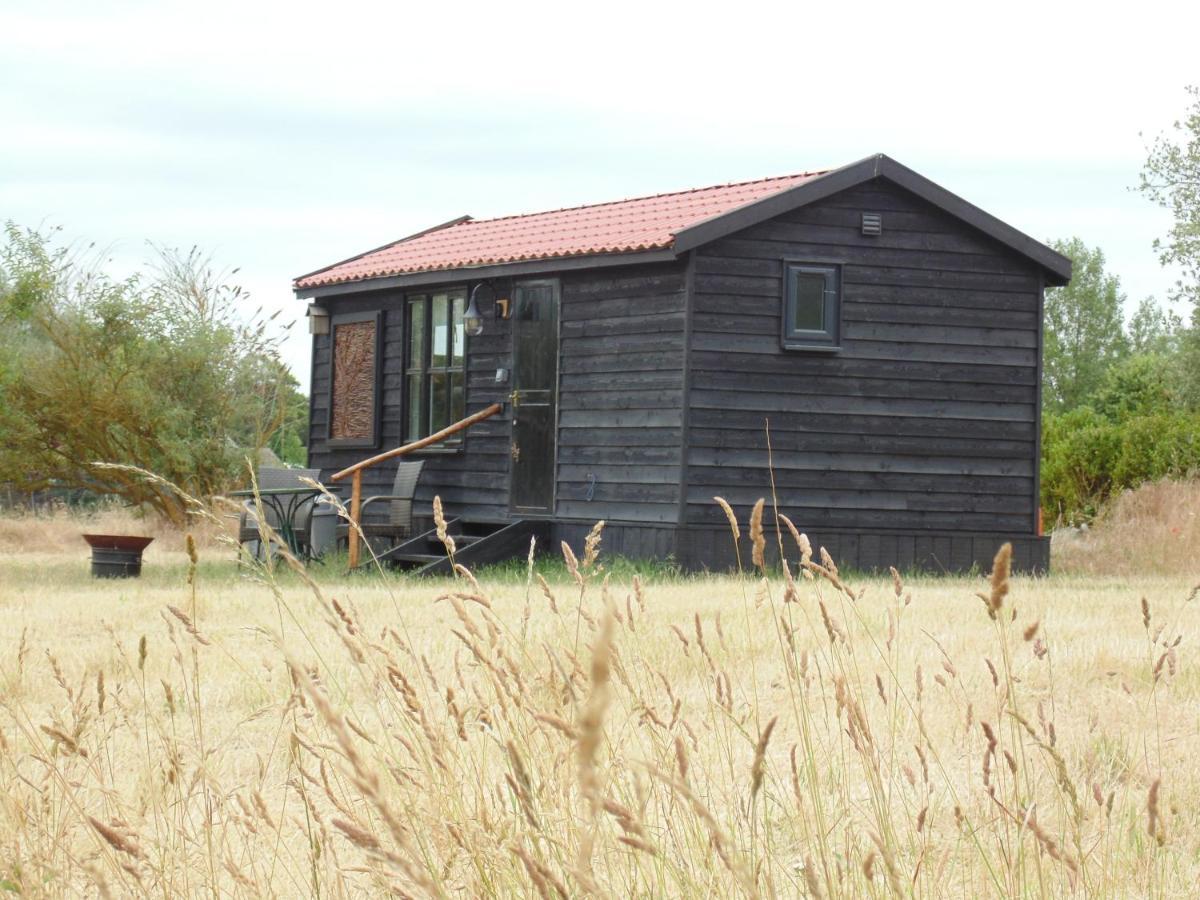 The Cabin Pakenham 外观 照片