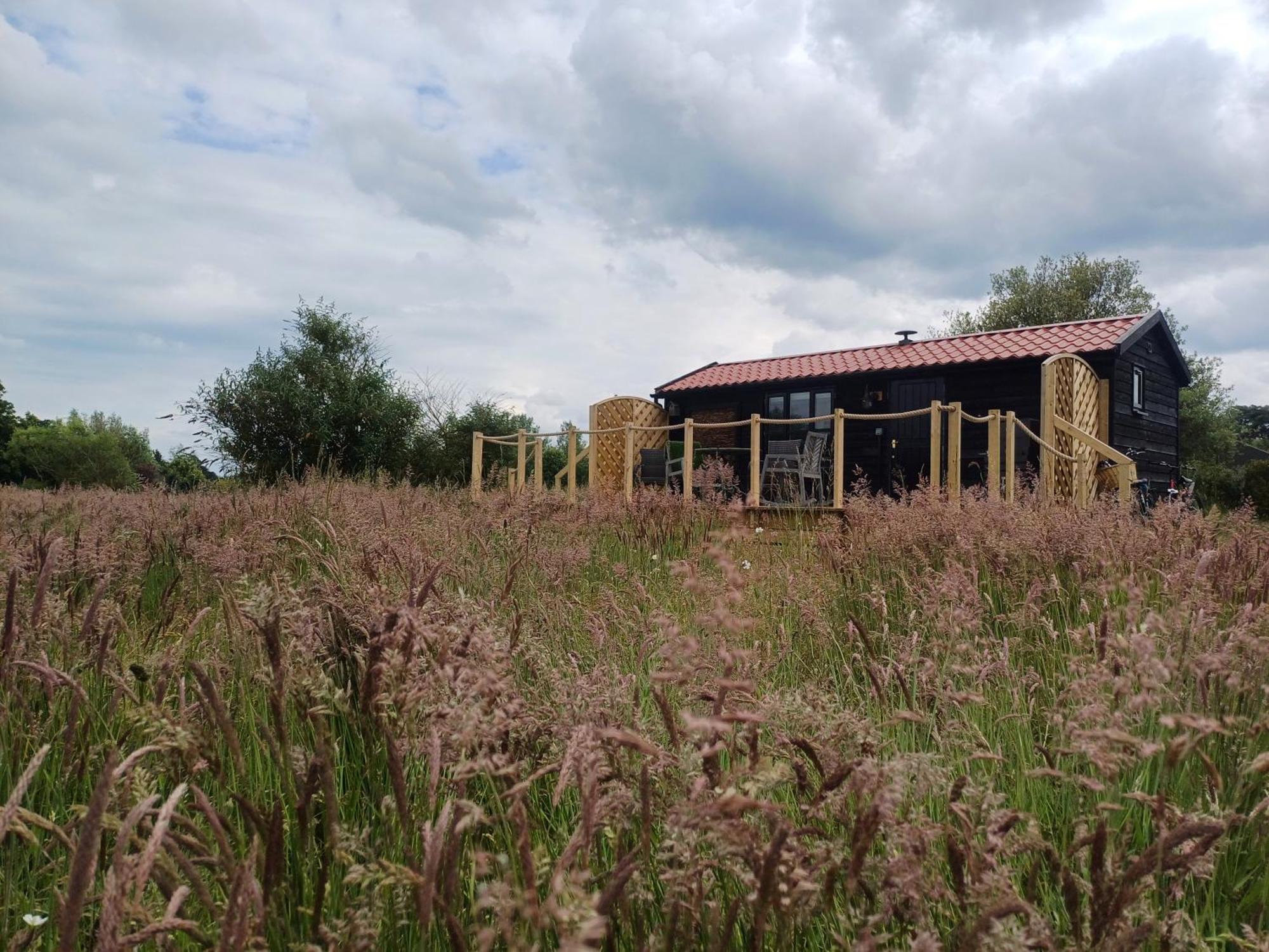 The Cabin Pakenham 外观 照片